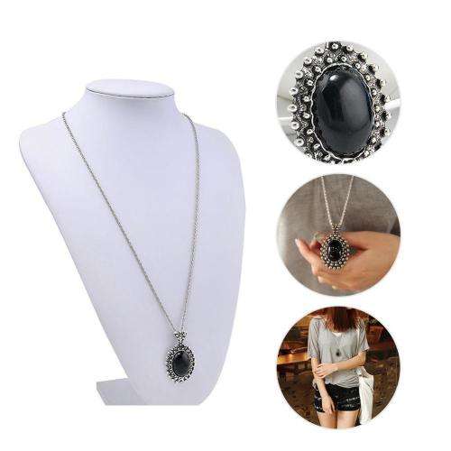 OVAL ONYX CZ  SET IN A SILVER PLATED PENDANT AND CHAIN NECKLACE SET  -  RETRO AND STUNNING
