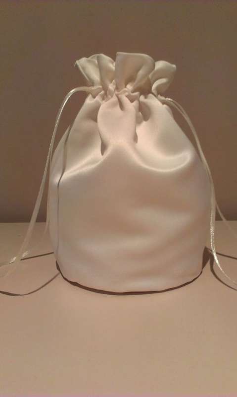 BRIDAL  IVORY DUCHESS SATIN BRIDAL DOLLY BAG. BRIDE / BRIDESMAID /WEDDING