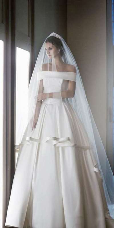 FREE LACE GARTER!!!!    2 TIER 3M LENGTH WHITE  BRIDE'S VEIL WITH WIDE SATIN RIBBON WITH COMB