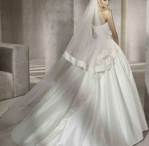 2 TIER 3M OFF WHITE/ LIGHT IVORY BRIDE'S VEIL WITH WIDE SATIN RIBBON WITH COMB - STUNNING