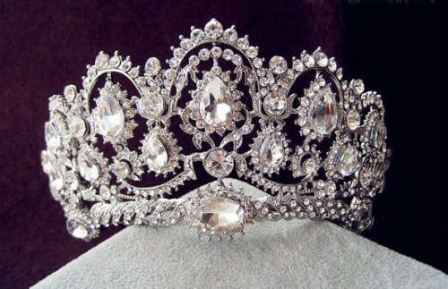UNIQUE AND VERY DETAILED  SILVER PLATED BRIDE'S TIARA /CROWN WITH RHINESTONES   - BRIDAL TIARA