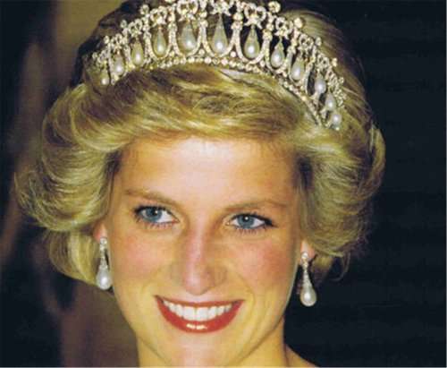 FIT FOR A ROYAL PRINCESS STUNNINGLY BEAUTIFUL BRIDE'S TIARA  WITH TEARDROP PEARLS  - BRIDAL TIARA