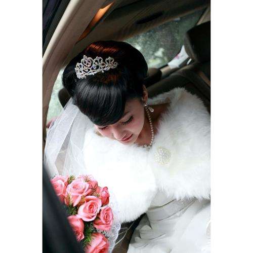 'WEDDING ACCESSORY" -   BRIDAL FAUX FUR SHOULDER SHAWL, WRAP, BOLERO  WITH PEARL CLASP