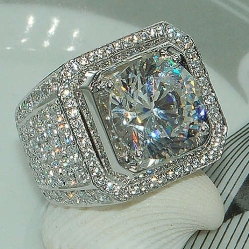 MAGNIFICANT CUSHION CUT WHITE TOPAZ CZ RING  - RING SIZE 9 (R 3/4)
