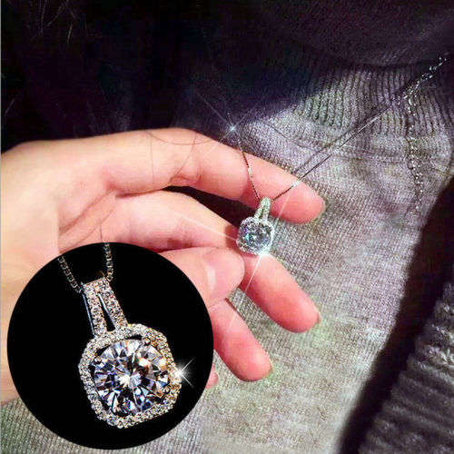 GORGEOUS WHITE SAPPHIRE CZ STONES IN SILVER PLATED PENDANT & CHAIN