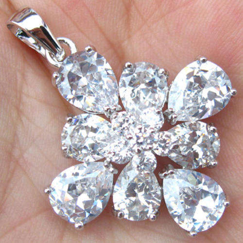 "SNOWFLAKE FOR CHRISTMAS" STUNNING WHITE TOPAZ PENDANT CRAFTED IN 925 STERLING SILVER