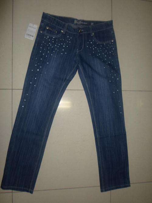 Elegant Ladies Guess Premium Jeans 32