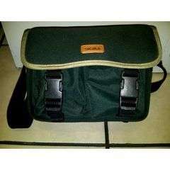 CANON CAMERA BAG GREEN/  LARGE "READ" "AS NEW"