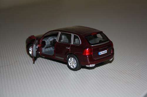 Rare and Beautiful Porsche Cayenne Turbo by Kinsmart