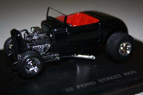 Beautiful and scarce Eagle's Race '32 Ford Street Rod by Universal Hobbies Sc 1: 43