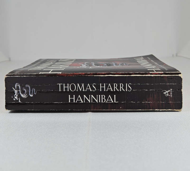 Hannibal by Thomas Harris - Paperback
