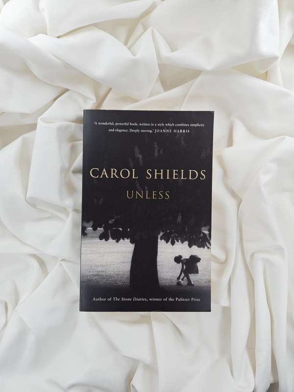 Unless by Carol Shields - Paperback