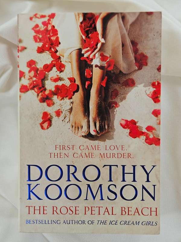 The Rose Petal Beach by Dorothy Koomson - Paperback