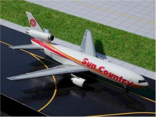 Douglas DC-10-15 Sun Country - 1/400 Scale (TAS000610)(GJSCX240)(Gemini Jets)