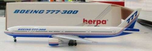 Boeing 777-300 Boeing Company - 1/500 Scale (TAS007068)(HW506403)(Herpa)