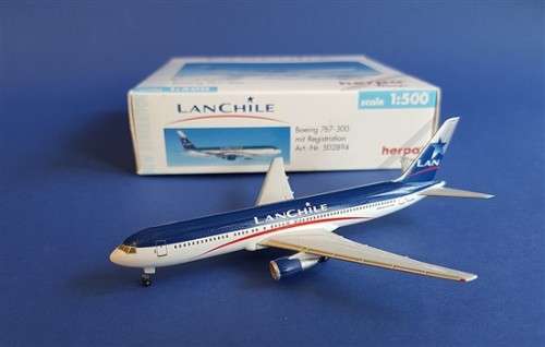 Boeing 767-300 LanChile - 1/500 Scale (TAS017686)(HW502894)(Herpa)