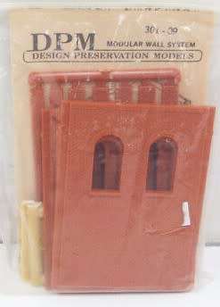 2 Storey Wall with Arched Windows - H0 Scale (DPM301-09)(TAS016015)(Design Preservation Models)