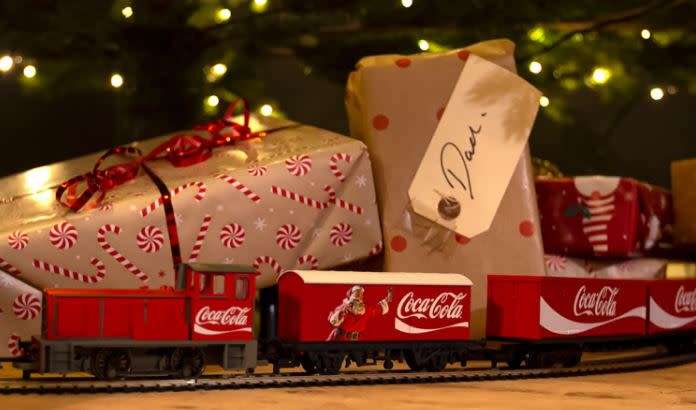 The Coca Cola Christmas Train Set - HO Scale (Hornby HORR1233)