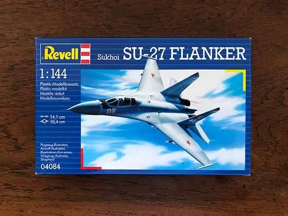 Sukhoi Su-27 Flanker - 1/144 Scale (REV04084)(TH2011)(Revell)