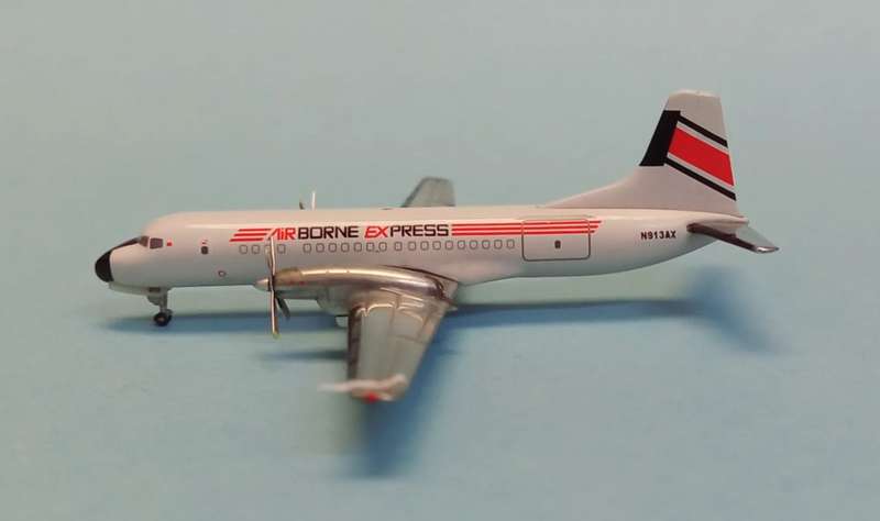 NAMC YS-11A Airborne Express - 1/400 Scale (GJABX512)(TAS4204)(Gemini Jets)
