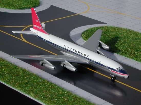 Douglas DC-8-32 Northwest Airlines - 1/400 Scale (GJNWA230)(TAS007196)(Gemini Jets)