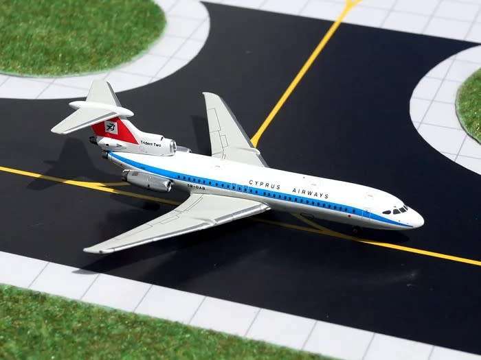 Hawker Siddeley HS121 Trident 2E Cyprus Airways - 1/400 Scale (GJCYP774)(TAS4234)(Gemini Jets)