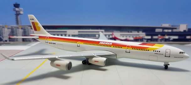 Airbus A340-300 Iberia - 1/500 Scale (HW504645)(TAS013942)(Herpa Wings)
