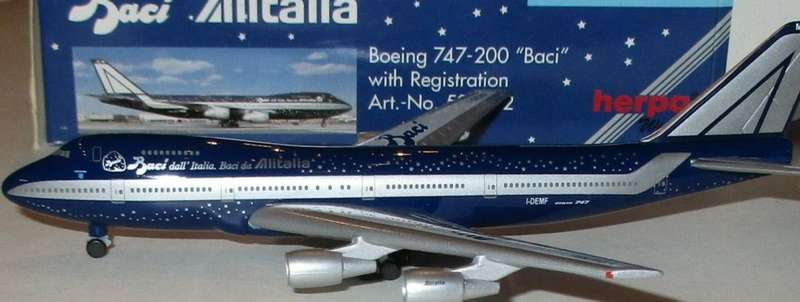 Boeing 747-200 Alitalia Baci - 1/500 Scale (HW502672)(Herpa Wings)