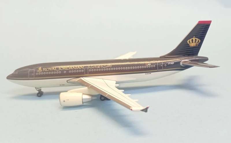Airbus A310-330 Royal Jordanian - 1/400 Scale (HW560832)(TAS4347)(Herpa Wings)
