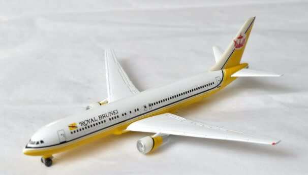 Boeing 767-300 ER Royal Brunei - 1/500 Scale (HW502726)(Herpa Wings)