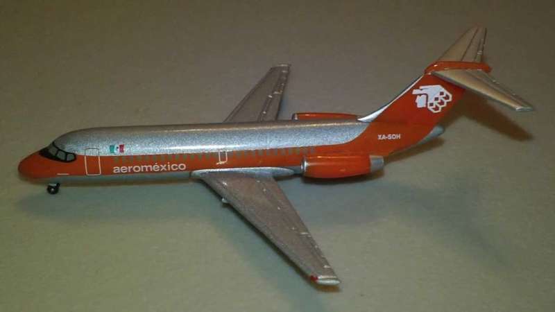 Douglas DC-9-10 AeroMexico - 1/500 Scale (HW513623)(Herpa Wings)