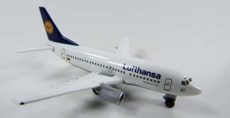 Boeing 737-500 Lufthansa - 1/500 Scale (HW515924)(Herpa Wings)