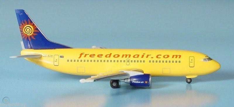 Boeing 737-300 Freedom Air - 1/500 Scale (HW505994)(Herpa Wings)