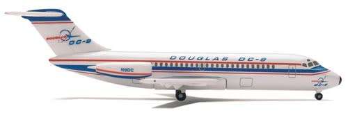 Douglas DC-9-10 Douglas Aircraft Corporation - 1/500 Scale (HW514330)(Herpa Wings)