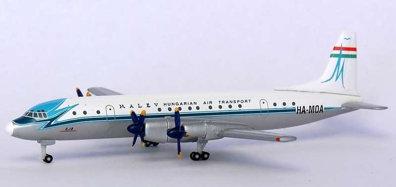 Ilyushin IL-18 Malev Hungarian Airlines - 1/500 Scale (HW513968)(Herpa Wings)