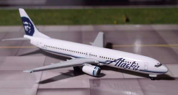 Boeing 737-900 Alaska Airlines - 1/500 Scale (HW505871)(Herpa Wings)