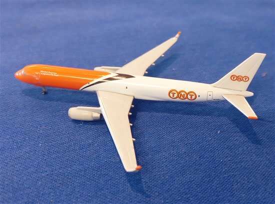 Tupolev Tu-204 TNT Airways - 1/500 Scale (HW510554)(TAS016048)(Herpa Wings)