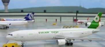 McDonnell Douglas MD-11 Eva Air Cargo - 1/500 Scale (SJEVA049)(TAS006905)(StarJets)