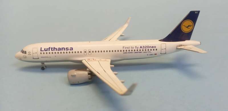 Airbus A320neo Lufthansa - 1/400 Scale (ACDAINA)(TAS4623)(AeroClassics)