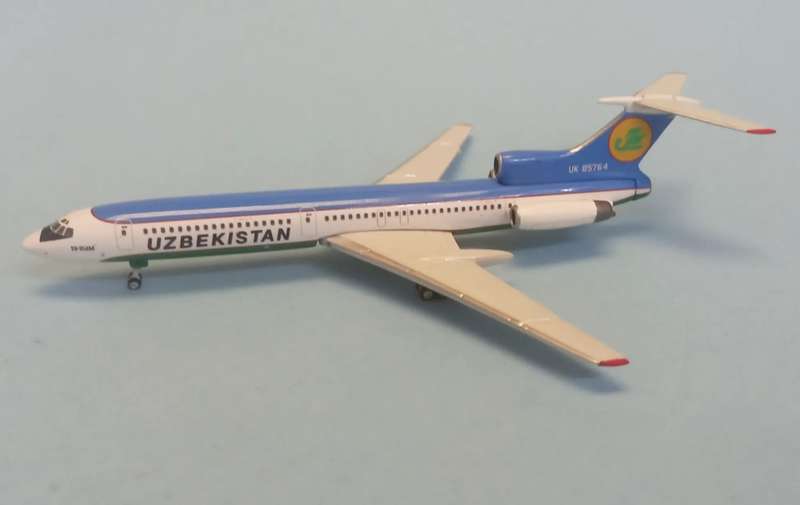 Tupolev Tu-154M Uzbekistan - 1/400 Scale (PH10830)(TAS4186)(Phoenix Models)