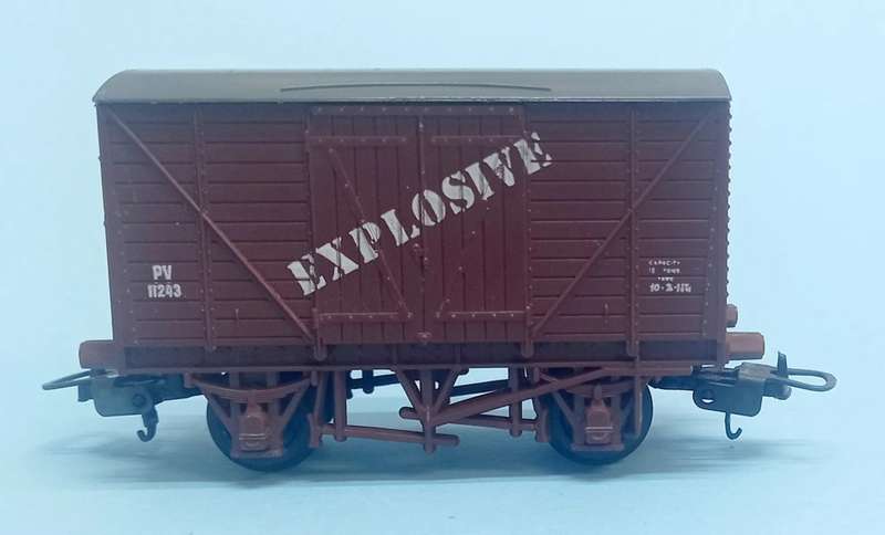 Explosives Wagon - H0 Scale (RW707A)(Lima)