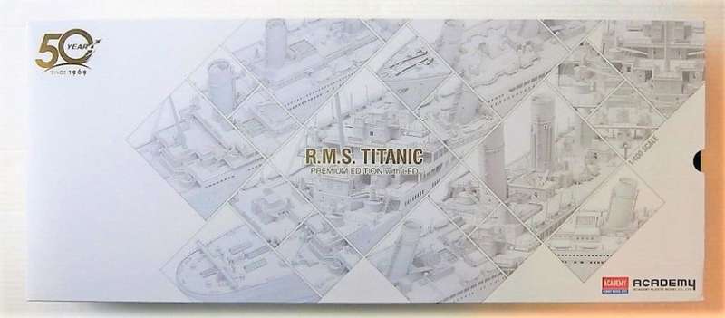 R.M.S Titanic Premium Edition with LED - 1/400 Scale ( ACAD14226 PG1038)(Academy Models)