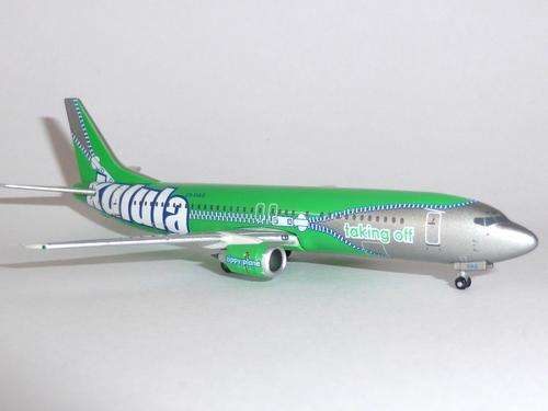 Kulula Boeing 737-400 Scale: 1/400 Die Cast Model - Platinum Series (PH10251)