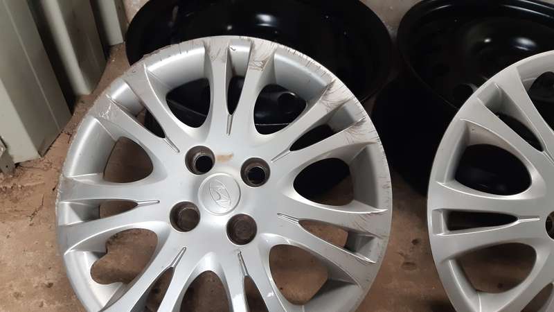 15` Wheel Caps for Steel Rims (Hyundai i20)