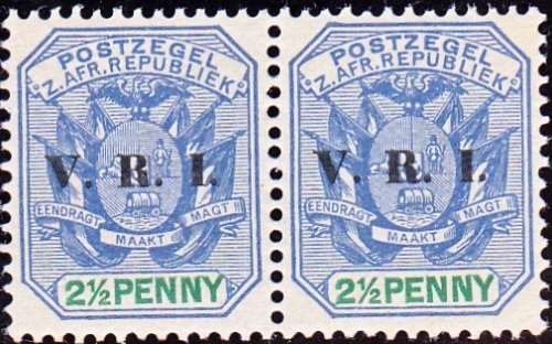 ZAR 2nd BRITISH OCCUPATION 1900: ARMS PAIR 2 1/2 PENCE OVERPRINTED "V.R.I." (SACC235)