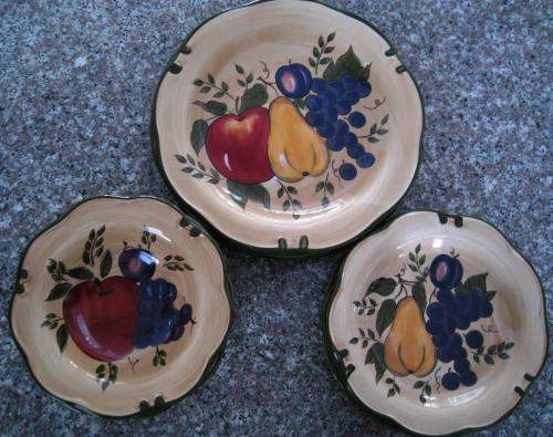 FOUR SET DINNER PLATES