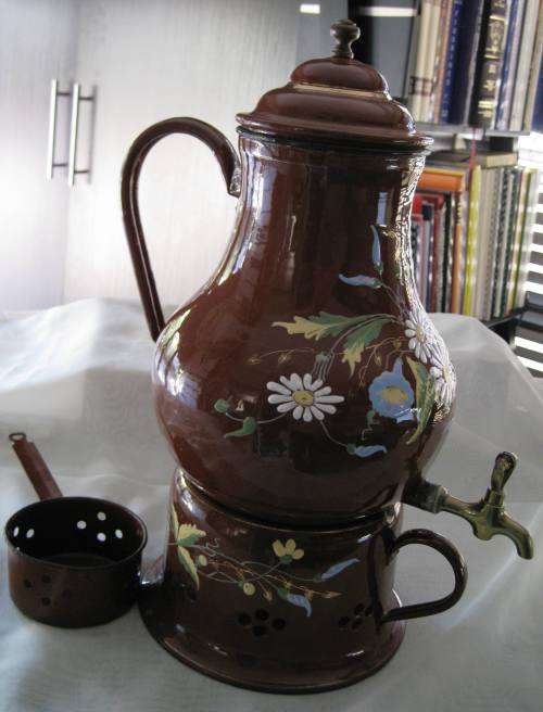 ANTIQUE DECORATIVE COFFEE KETTLE AND WARMER