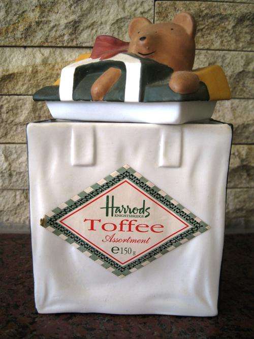 HARRODS PORCELAIN TOFFEE JAR - 15 x10 x 5cm - PERFECT CONDITION