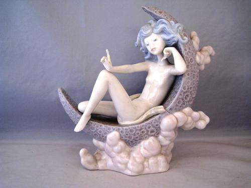 LLADRO PORCELAIN FIGURINE: TALKING TO THE STARS (Not often found)