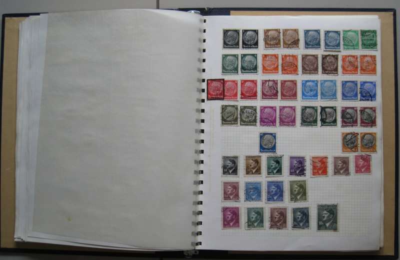 BLUE ALBUM WORLD STAMPS 62 PAGES HINGED SORTED